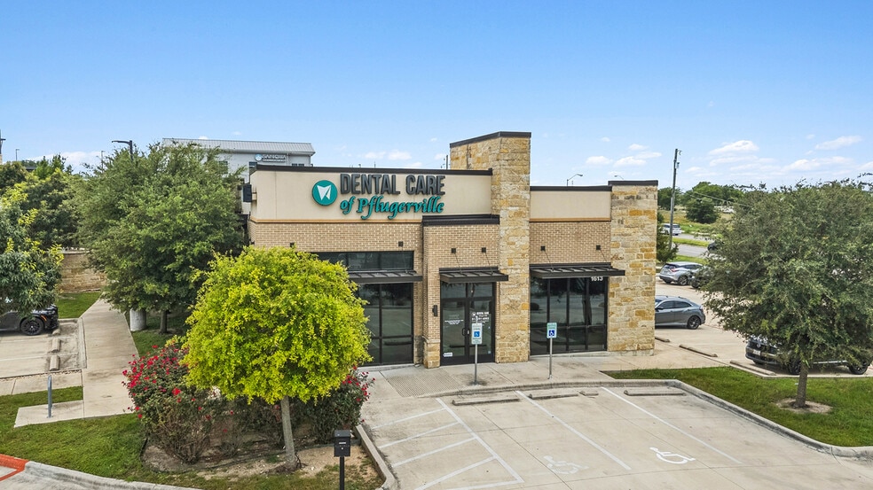 Primary Photo Of 1613 E Pflugerville Pky, Pflugerville Medical For Sale