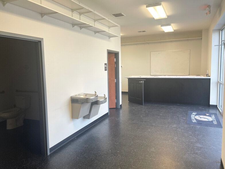 More Photos Of 2830 Industrial Plaza Dr, Tallahassee Industrial For Lease