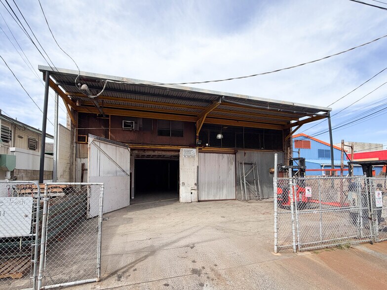 Primary Photo Of 1923 Republican St, Honolulu Warehouse For Lease