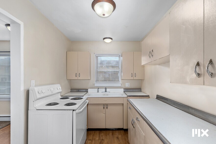 More Photos Of 1731-1733 Oak St, Niles Apartments For Sale