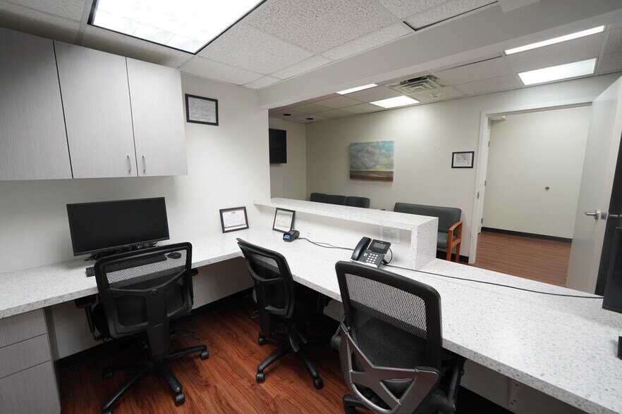 More Photos Of 12501 Judson Rd, San Antonio Medical For Lease