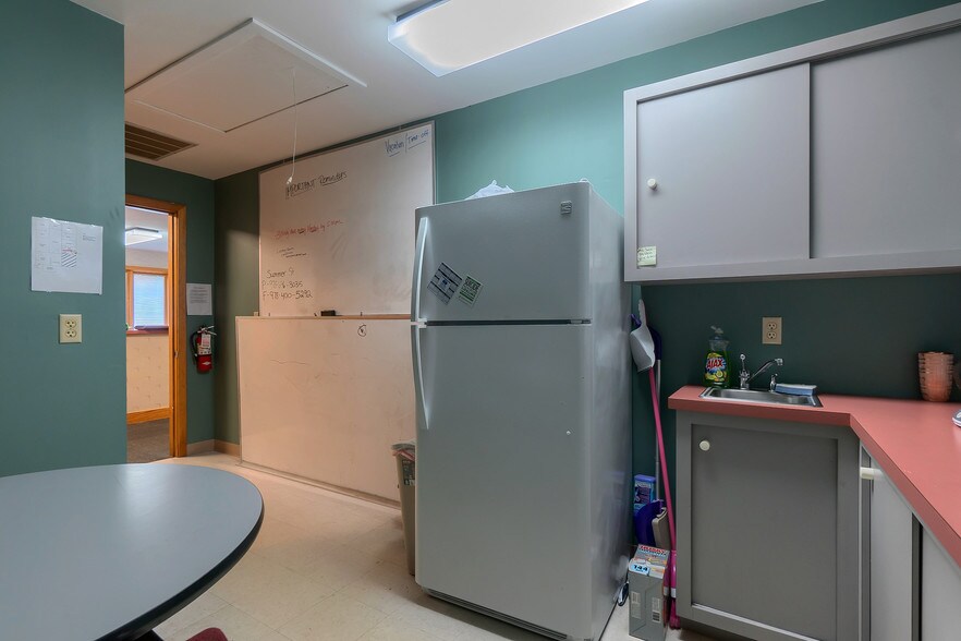 More Photos Of 33 Electric Ave, Fitchburg Medical For Lease