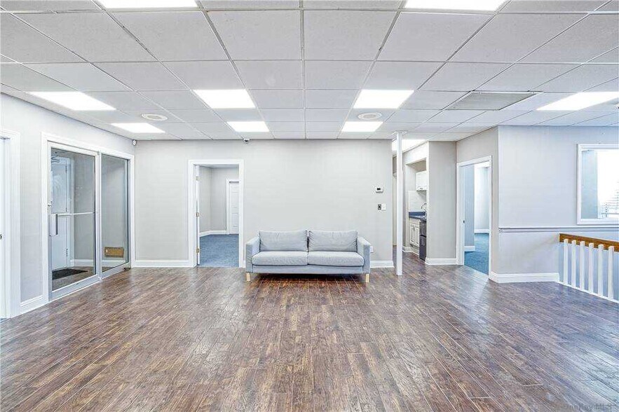 More Photos Of 135 Haven Ave, Port Washington Office For Lease