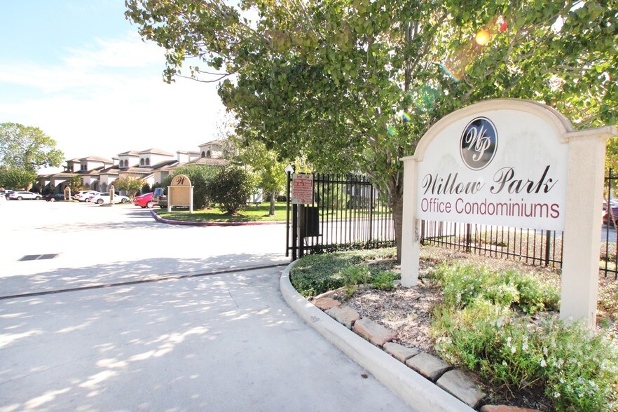 More Photos Of 12826 Willow Centre Dr, Houston Loft Creative Space For Sale