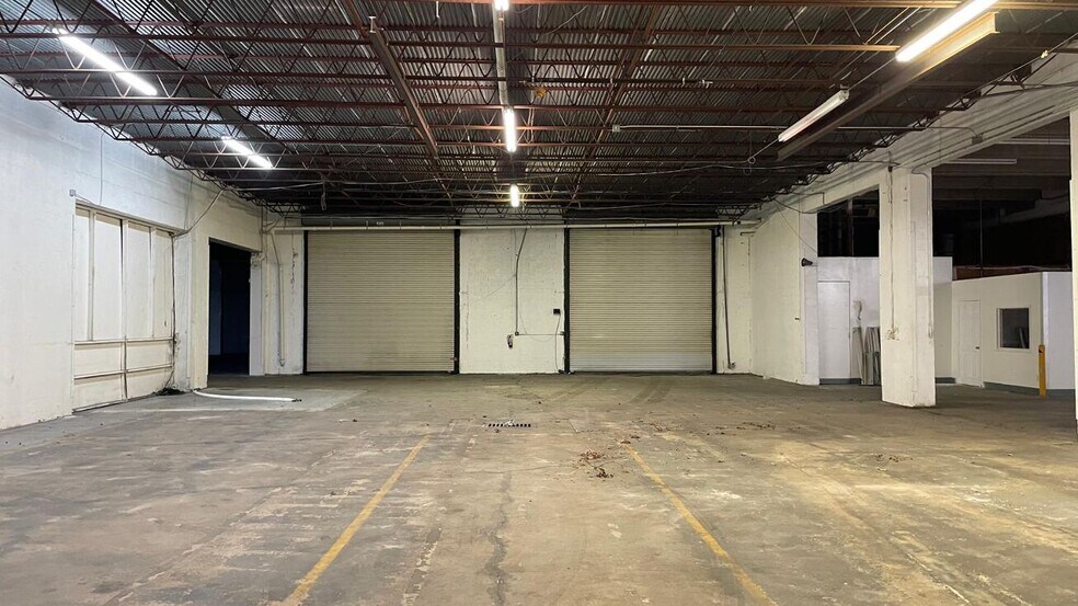 More Photos Of 1610-1614 S Dixie Hwy, Pompano Beach Warehouse For Lease