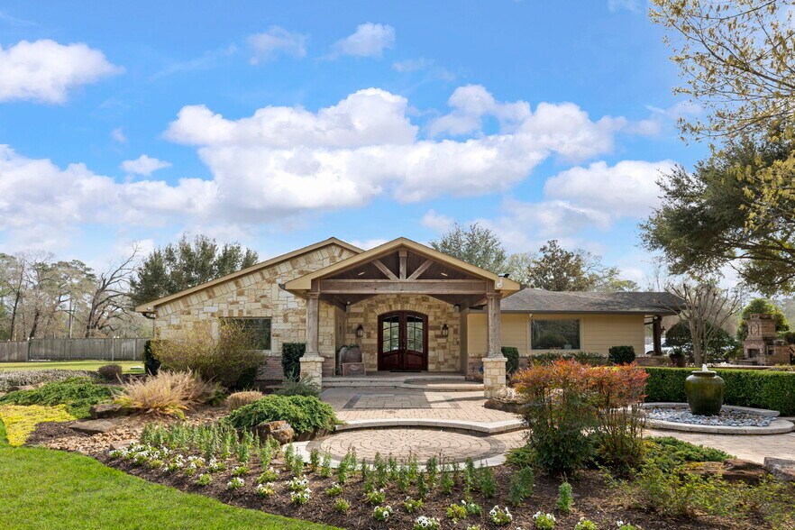 More Photos Of 8711 Hufsmith Kuykendahl Rd, Tomball Industrial For Sale