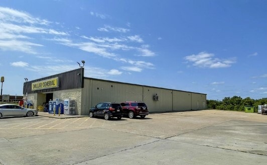 More Photos Of 607 NE 23 Hwy, Knob Noster Freestanding For Sale