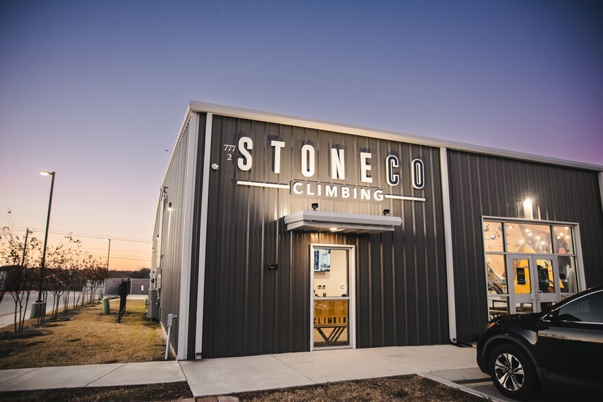 More Photos Of 777 Graham Rd, College Station Warehouse For Lease