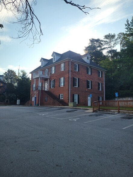 More Photos Of 115 Sycamore Dr, Athens Office For Sale