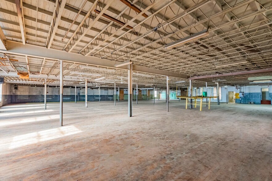 More Photos Of 1340-1400 Chestnut St, Kulpmont Manufacturing For Sale
