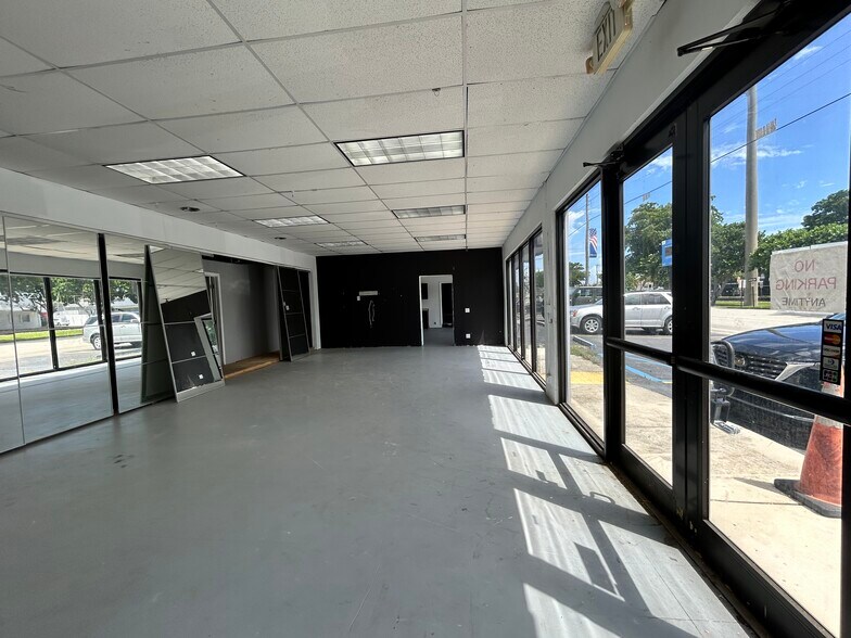 More Photos Of 1100 S Dixie Hwy, Hollywood Freestanding For Sale