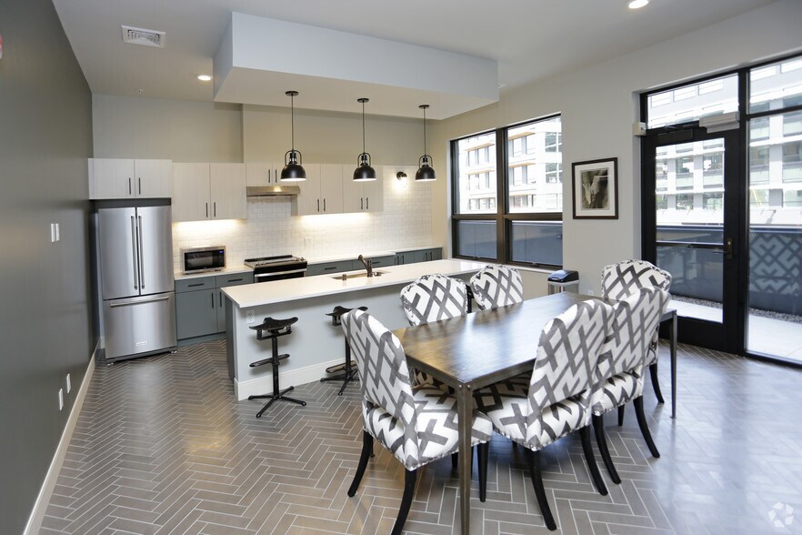 More Photos Of 323 State St, La Crosse Apartments For Sale