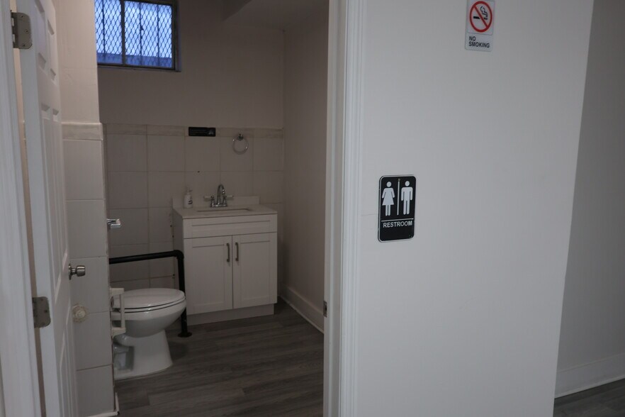 More Photos Of 4634 NW 27th Ave, Miami Freestanding For Lease