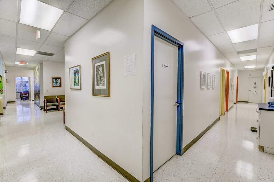 More Photos Of 5205 Village Blvd, West Palm Beach Medical For Lease