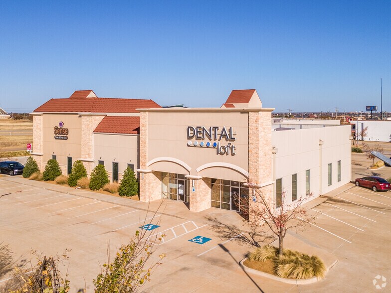 More Photos Of 6200 W Memorial Rd, Oklahoma City General Retail For Lease