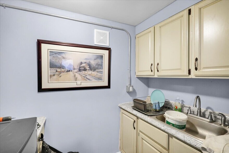 More Photos Of 318 State St, Pottstown Freestanding For Sale