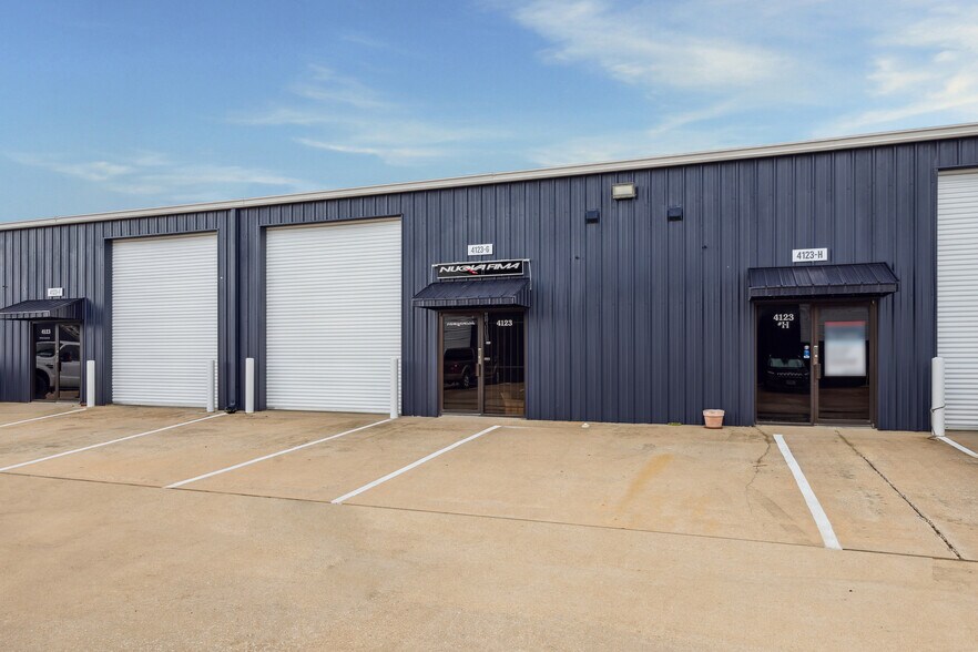 More Photos Of 4125 Hollister Rd, Houston Unknown For Lease