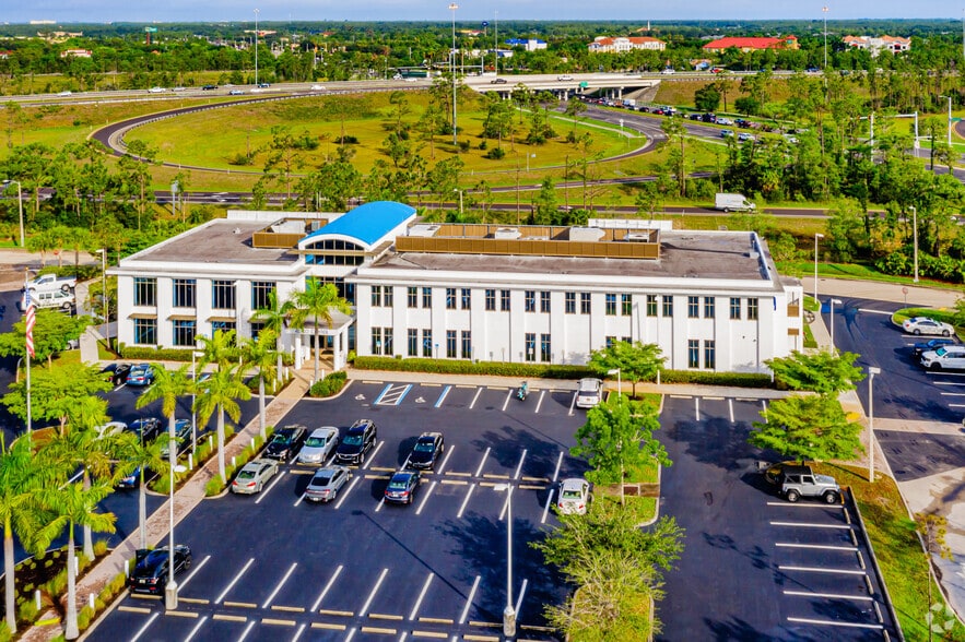 More Photos Of 10070 Daniels Interstate Ct, Fort Myers Office For Lease