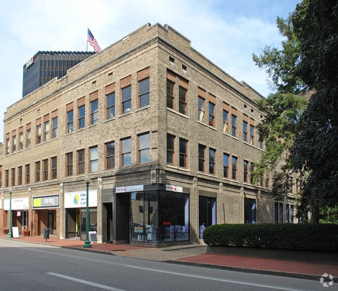 Primary Photo Of 716 Lee St E, Charleston Storefront Retail Residential For Sale