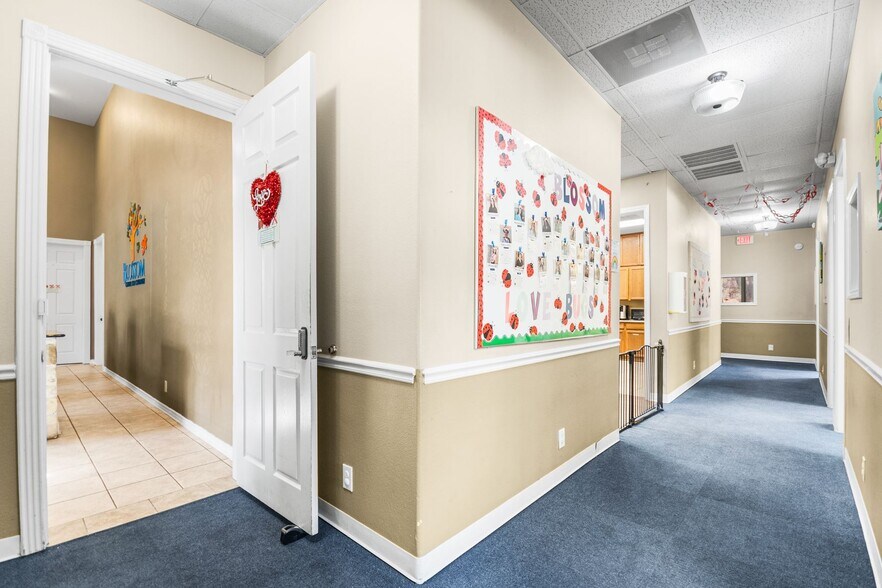 More Photos Of 14235 Blanco Rd, San Antonio Office For Sale