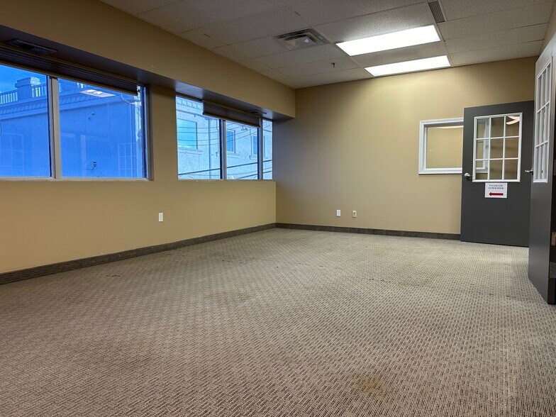 More Photos Of 10006 101 Av, Grande Prairie Office For Lease