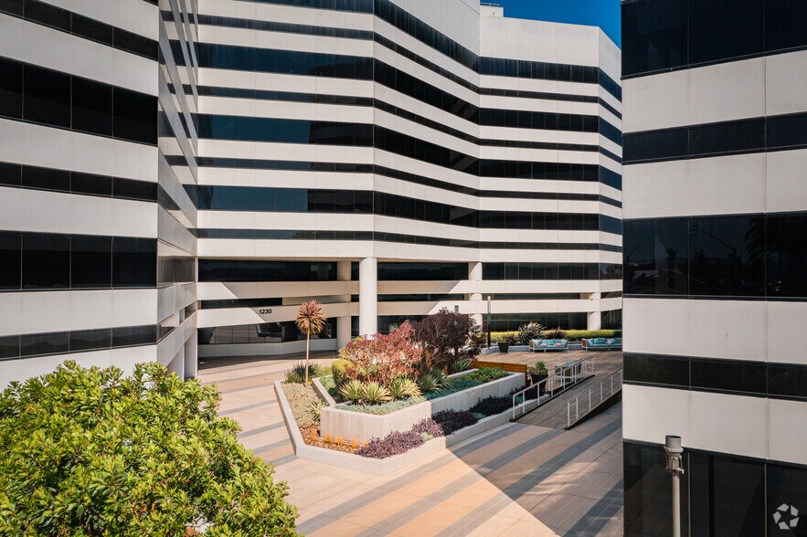 More Photos Of 1230 Rosecrans Ave, Manhattan Beach Office For Lease