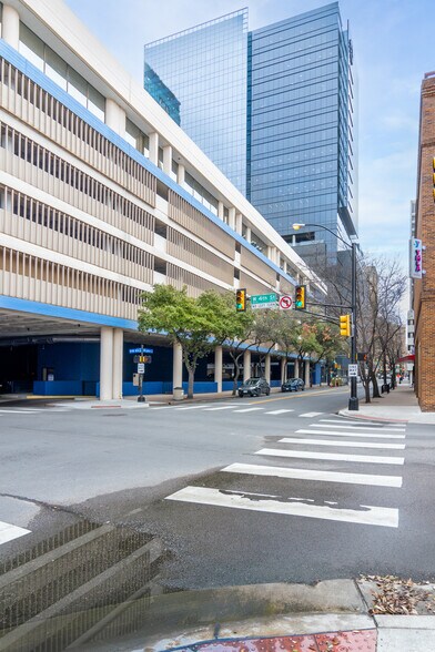 More Photos Of 500 Taylor St, Fort Worth Office For Lease