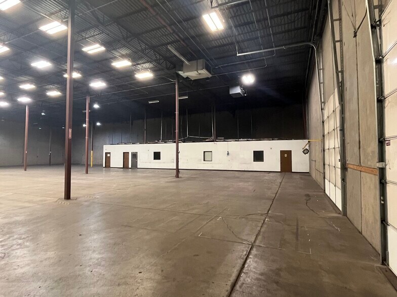 More Photos Of 5400 SW 33rd St, Oklahoma City Warehouse For Lease