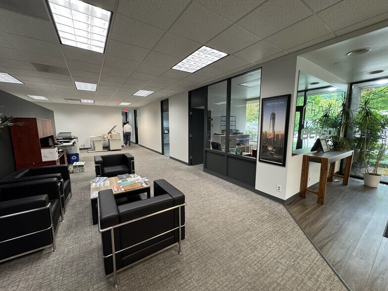 More Photos Of 4456-4466 NW Yeon Ave, Portland Unknown For Lease