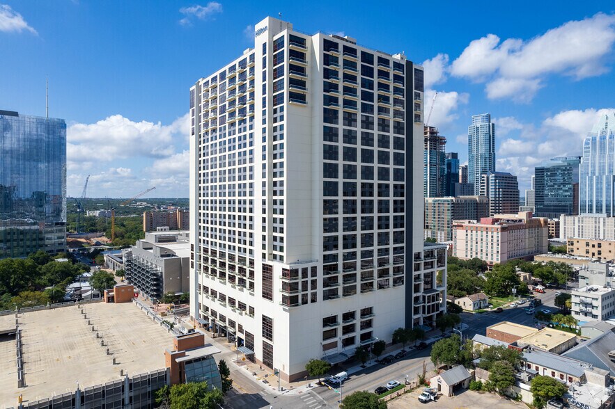 More Photos Of 509 E 5th St, Austin Hotel For Lease