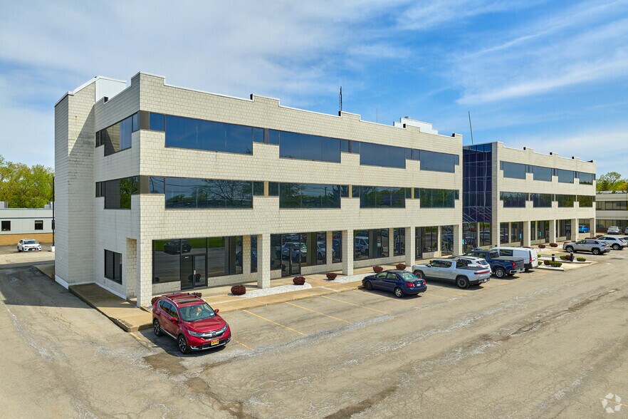 More Photos Of 3136 S Winton Rd, Rochester Office For Lease