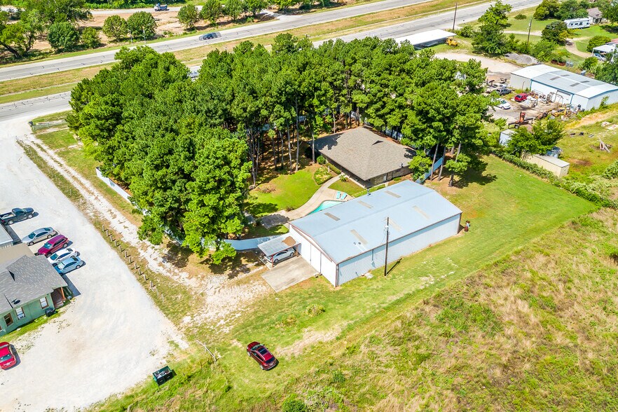 More Photos Of 3433 E Highway 199, Springtown Flex For Sale