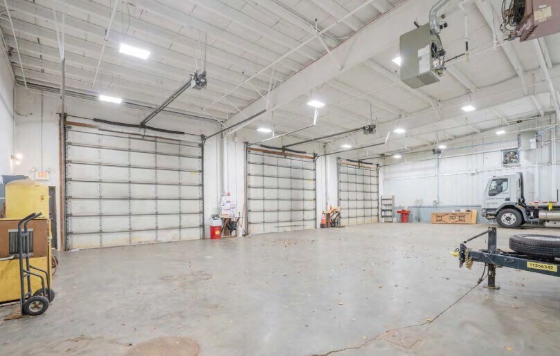 More Photos Of 484 West St, West Bridgewater Warehouse For Lease