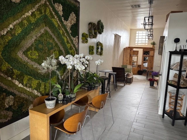 More Photos Of 407-413 E 19th St, Bakersfield Storefront For Sale