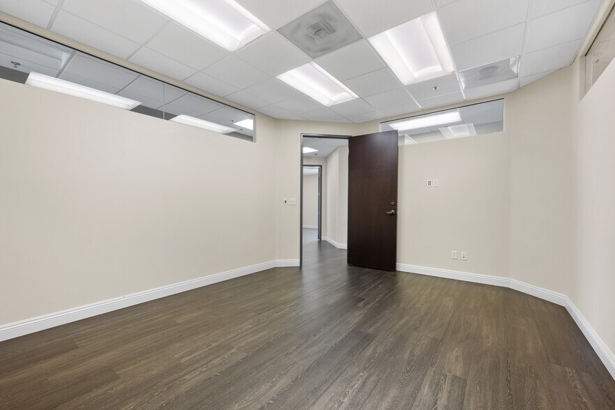 More Photos Of 950 Boardwalk, San Marcos Office For Sale