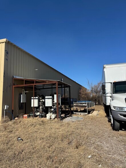 More Photos Of 8716 SE 15th St, Oklahoma City Distribution For Sale