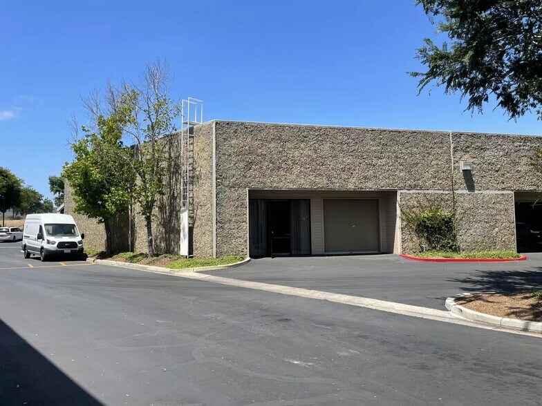 More Photos Of 151 Kalmus Dr, Costa Mesa Light Manufacturing For Sale