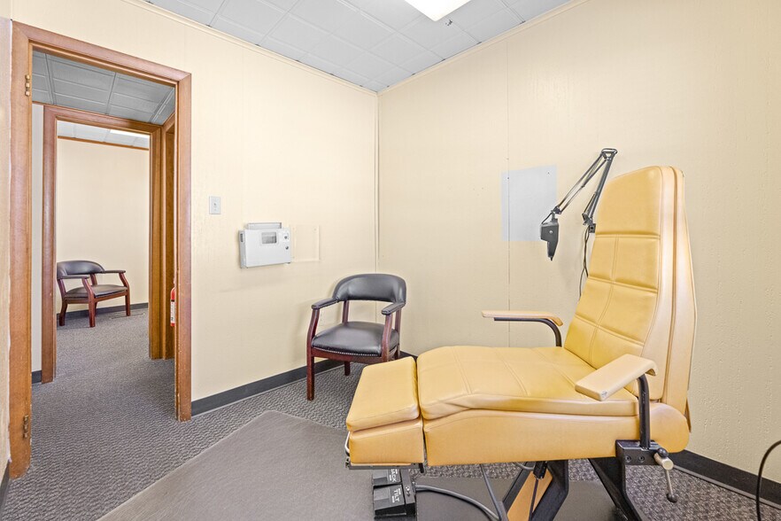 More Photos Of 293 N Ellsworth Ave, Salem Medical For Lease