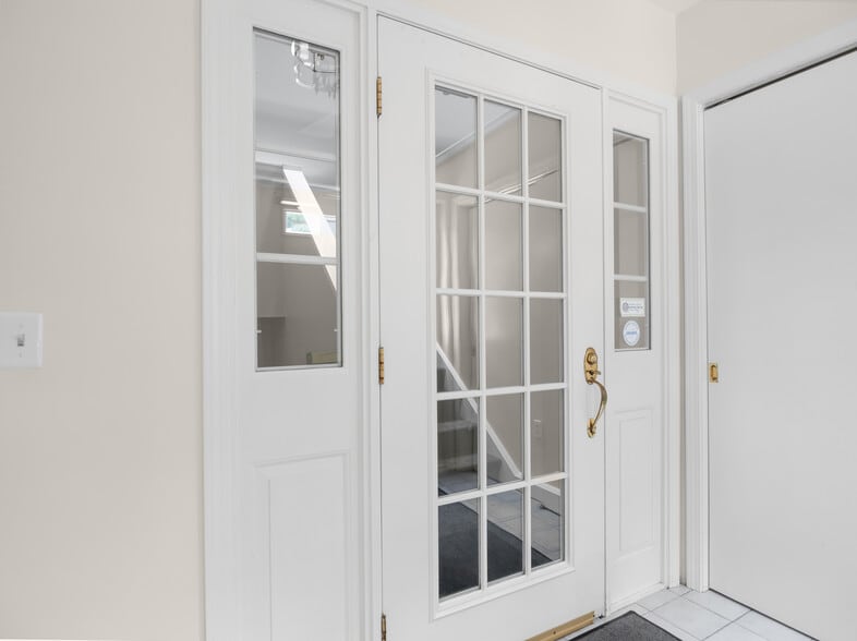 More Photos Of 644 E Main St, Palmyra Office For Sale