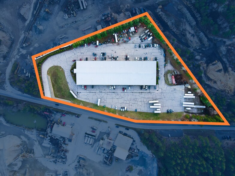 More Photos Of 215 Plain St, North Attleboro Warehouse For Lease