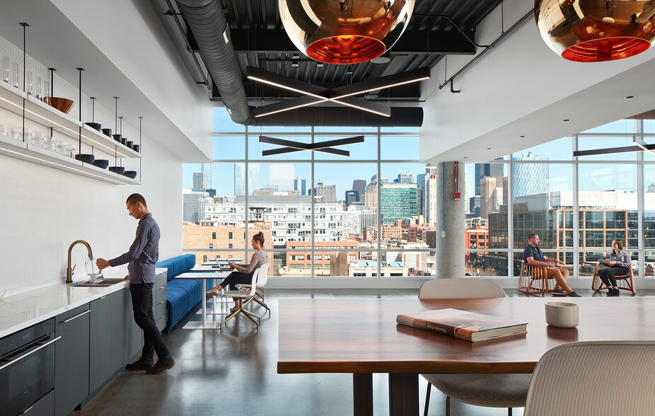 More Photos Of 1201 W Lake St, Chicago Office For Lease