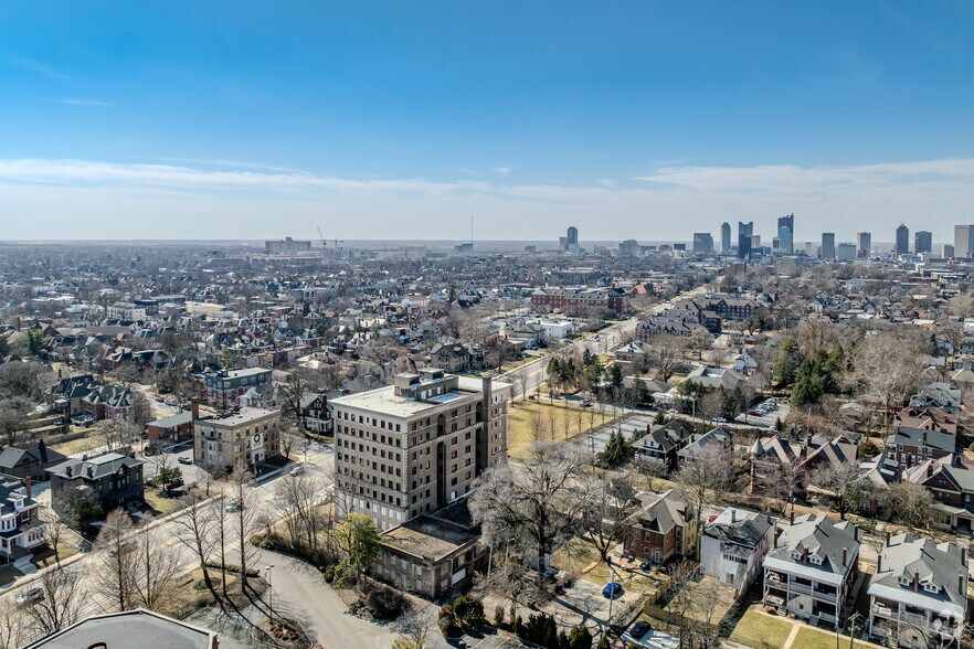 More Photos Of 1312 E Broad St, Columbus Apartments For Sale
