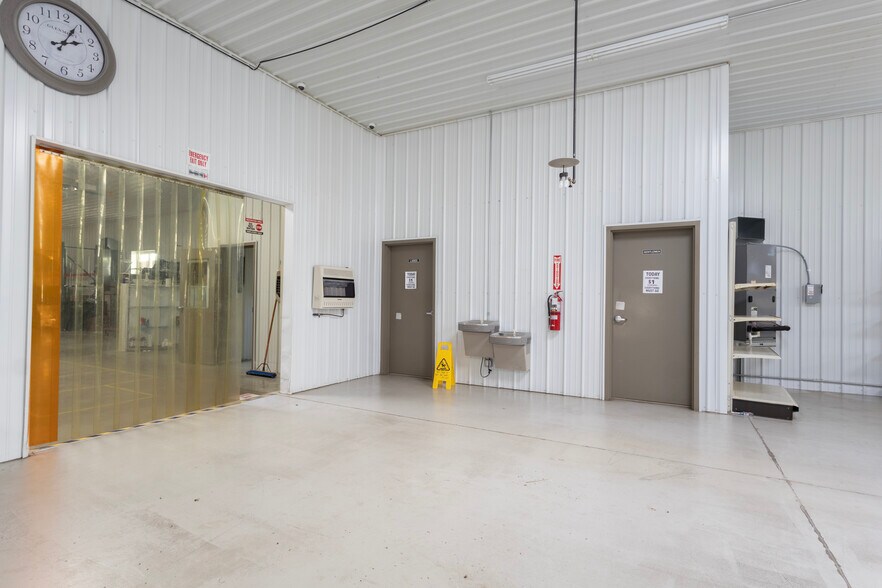 More Photos Of 4437 S Dixie Hwy, Glendale Supermarket For Lease