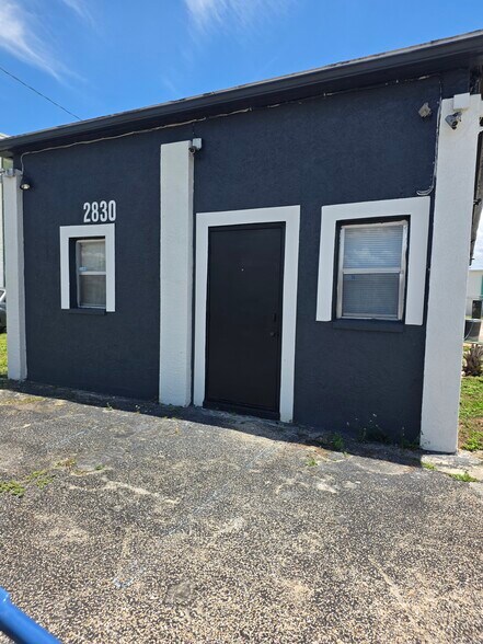 More Photos Of 2830 St Charles St, Fort Myers Auto Repair For Sale