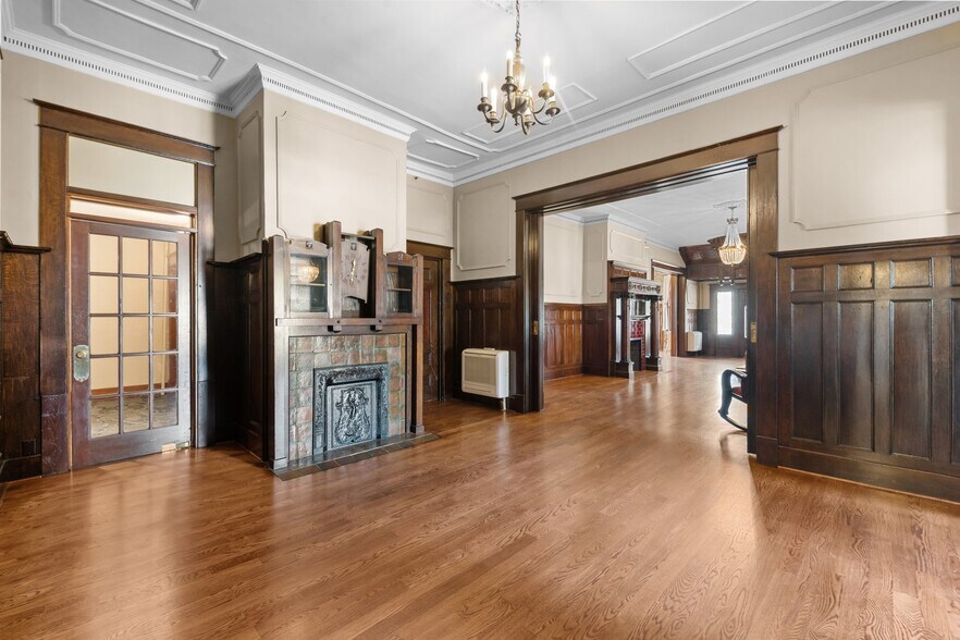 More Photos Of 738 E Main St, Belhaven Hotel For Sale