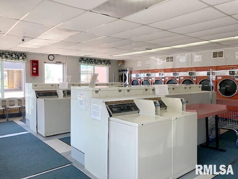 More Photos Of 1106 S Main St, Lewistown Storefront For Sale
