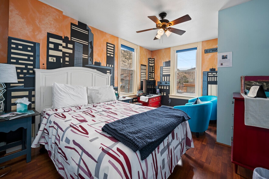 More Photos Of 502 Main Street, New Castle Hotel For Sale