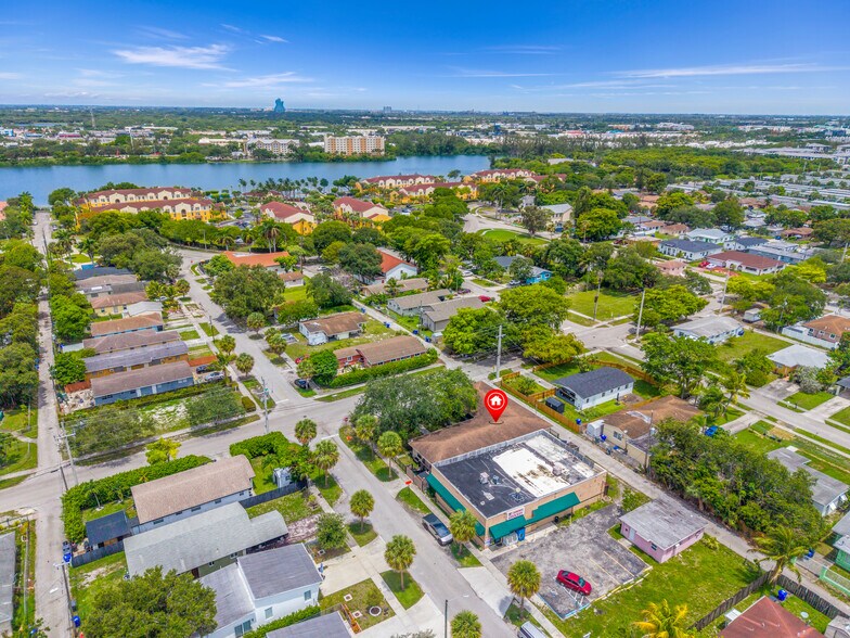 More Photos Of 2247 Simms St, Hollywood Apartments For Sale