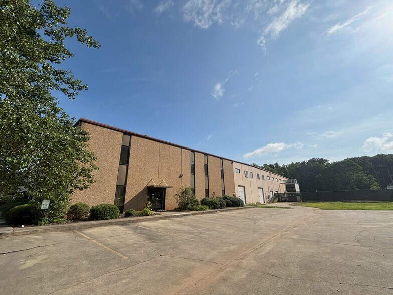 Primary Photo Of 82 Galilee Church Rd, Jefferson Distribution For Lease