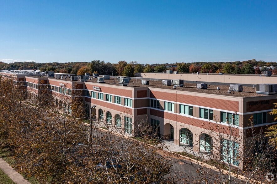 More Photos Of 14049-14089 Crown Ct, Woodbridge Flex For Lease